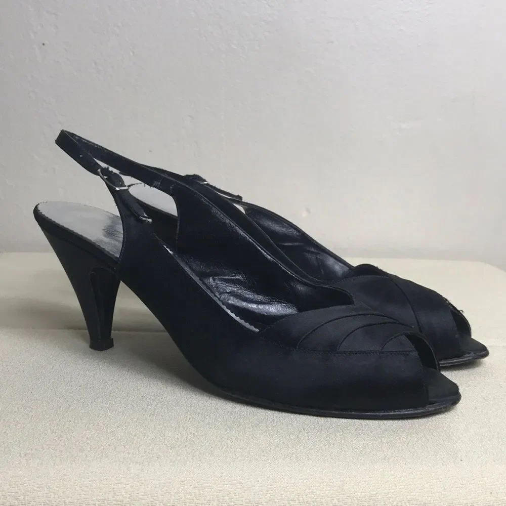 Black Silk Kitten Heels by Red Cross Made In Italy Shoes Size 7